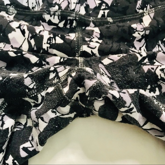 Nike Dri-fit pattern cropped leggings size Large - Picture 3 of 6